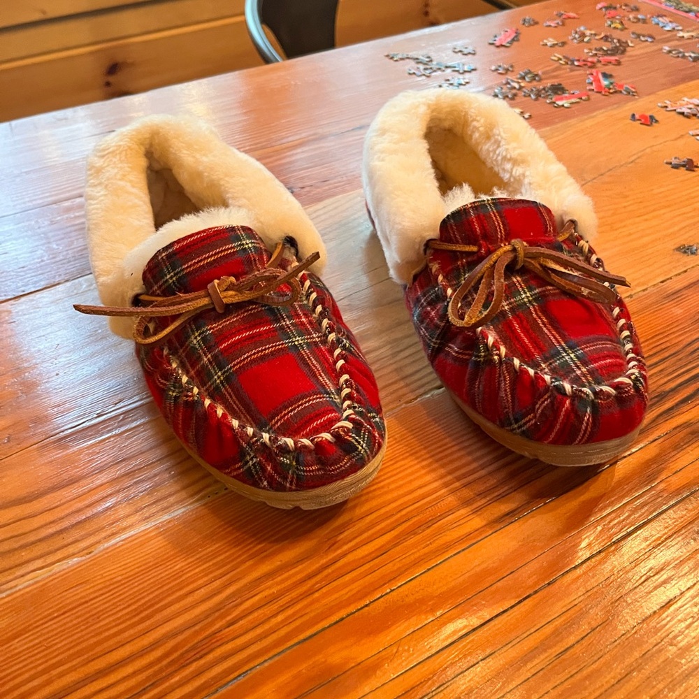 L.L.Bean Wicked Good women’s Moccasin Slippers Shearling Cabin Cozy Luxe Sz 11